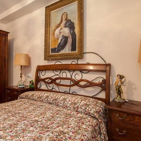 Habitacion Piso Compartido Севиля Екстериор снимка